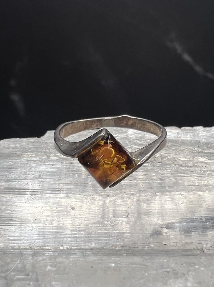 Vintage 925 Sterling Silver Honey gold Amber Square Cabochon Ring Size 6.75