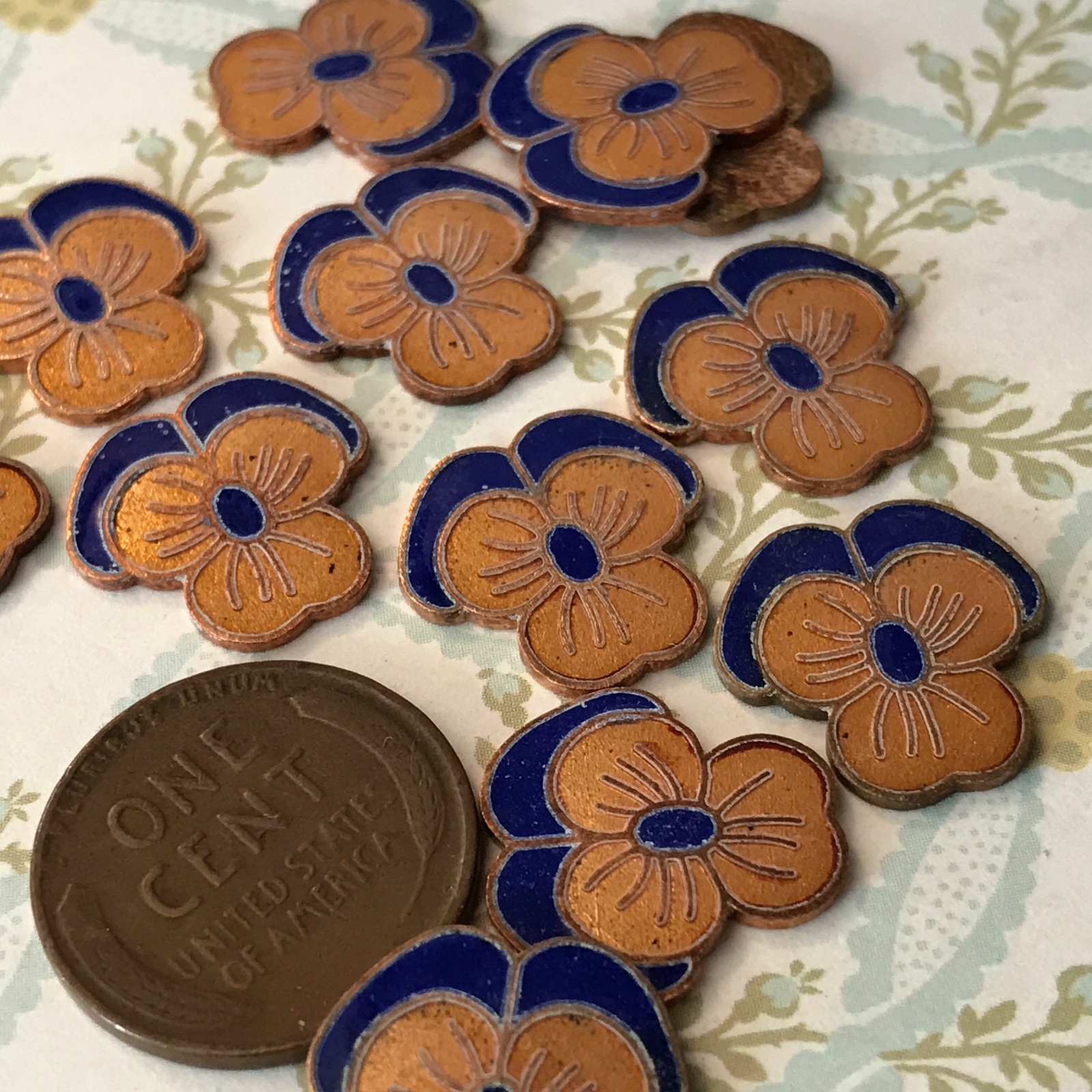Enameled Pansy Findings,Vintage Pansies,Enamel Cabochons,19x6mm cabochons #G65A