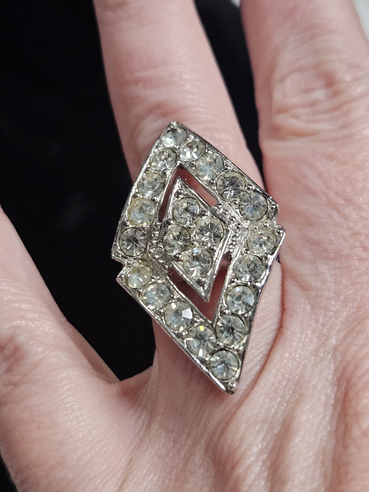 Vintage Sarah Coventry Ring Silver Tone With Clear Or White Rhinestones Size 7