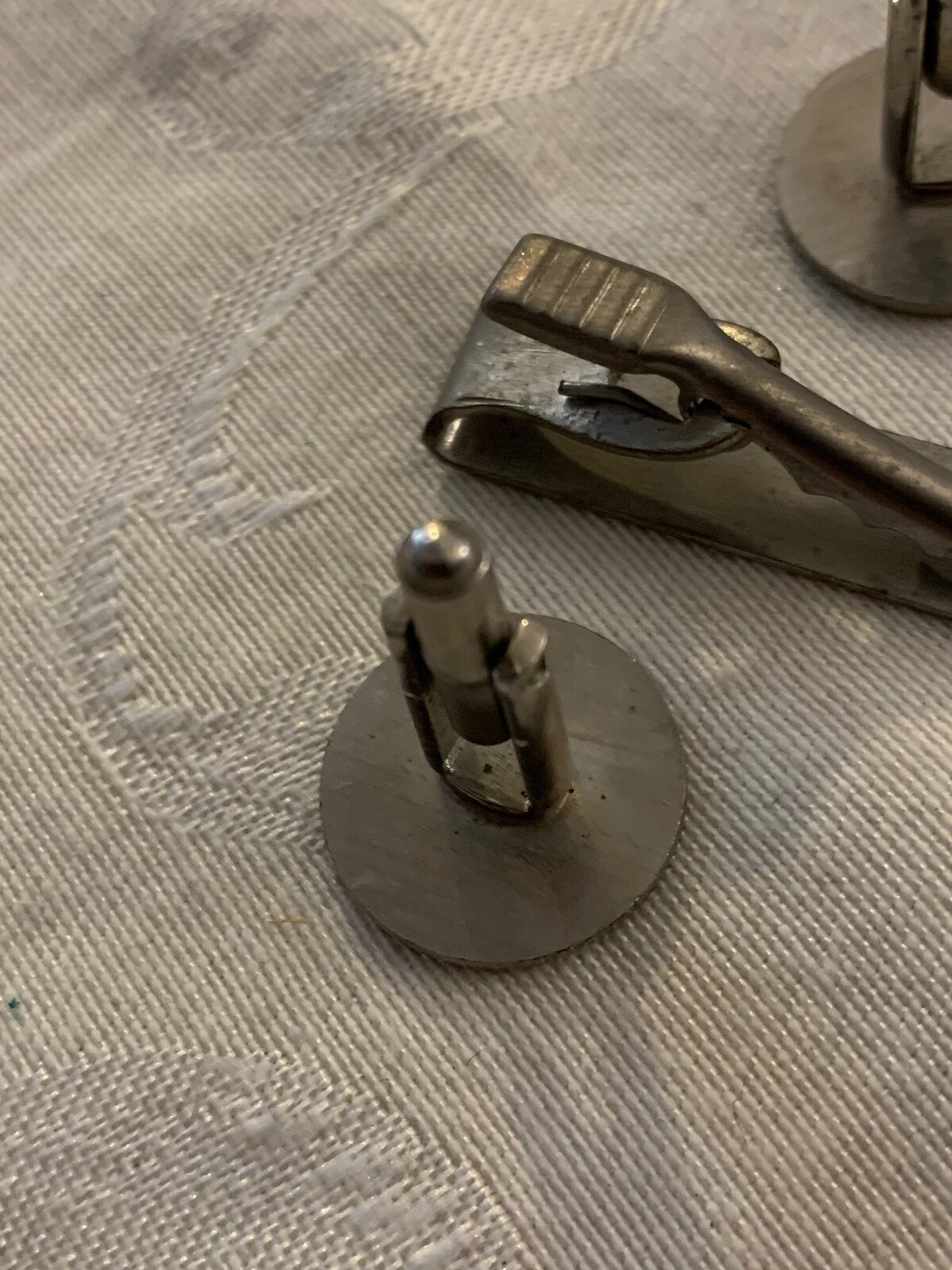 CUFF LINKS & TIE CLIP SILVER COLOR COOL DESIGN VINTAGE SET 1/2″ & 1 1/2″ in si