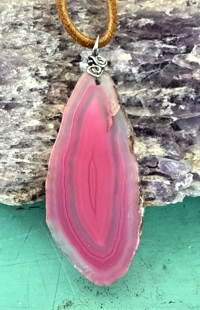 AMAZING PINK AGATE SLICE NECKLACE oneofakind Boho Festival Earthy Nature Hippie