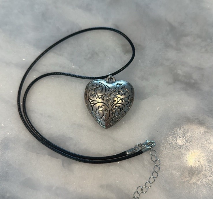 Vintage Elegant Etched Puff Silver Heart Necklace & Extension
