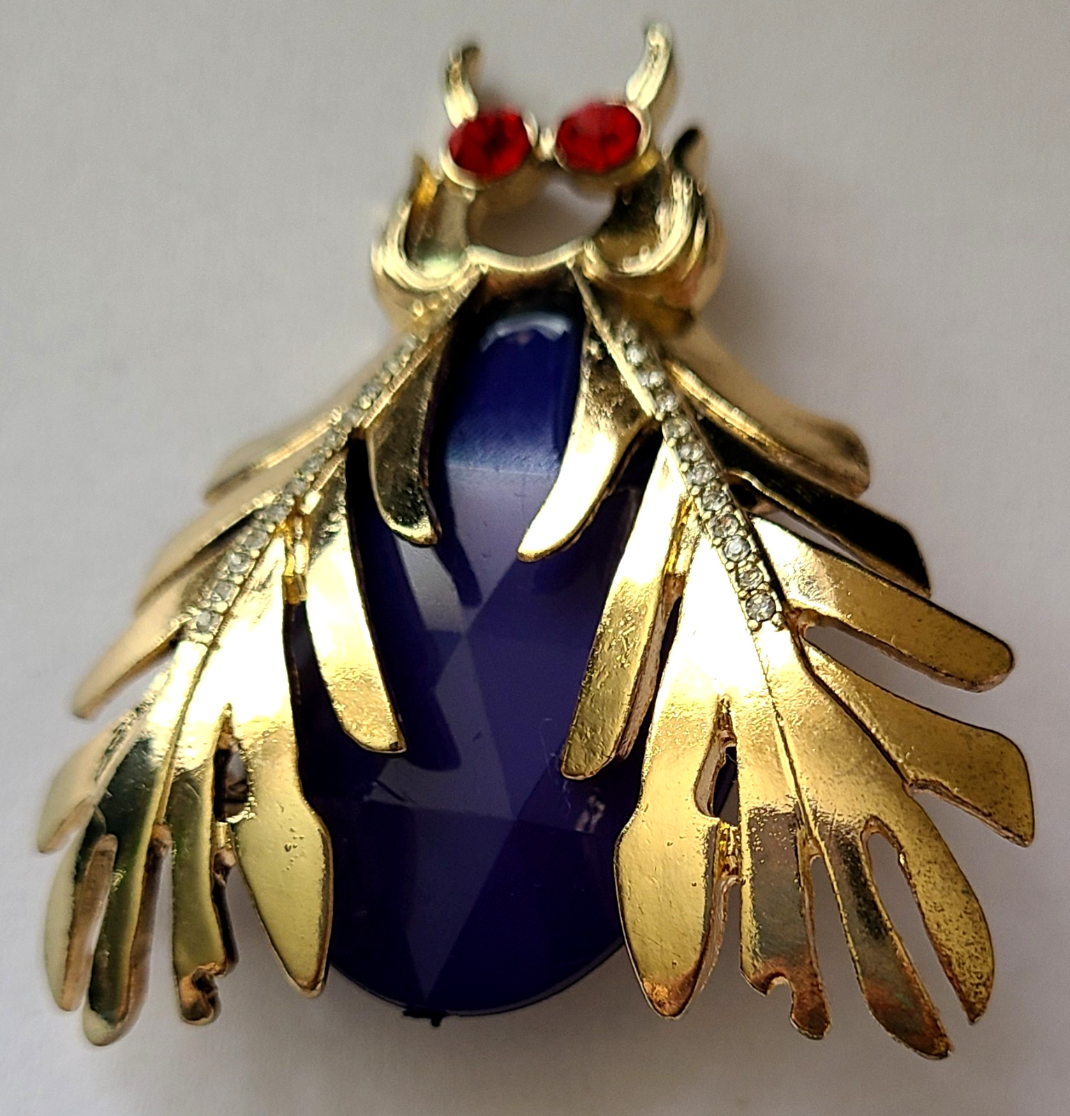 VINTAGE BLUE LUCITE MULTICOLOR CRYSTAL BUG PIN BROOCH