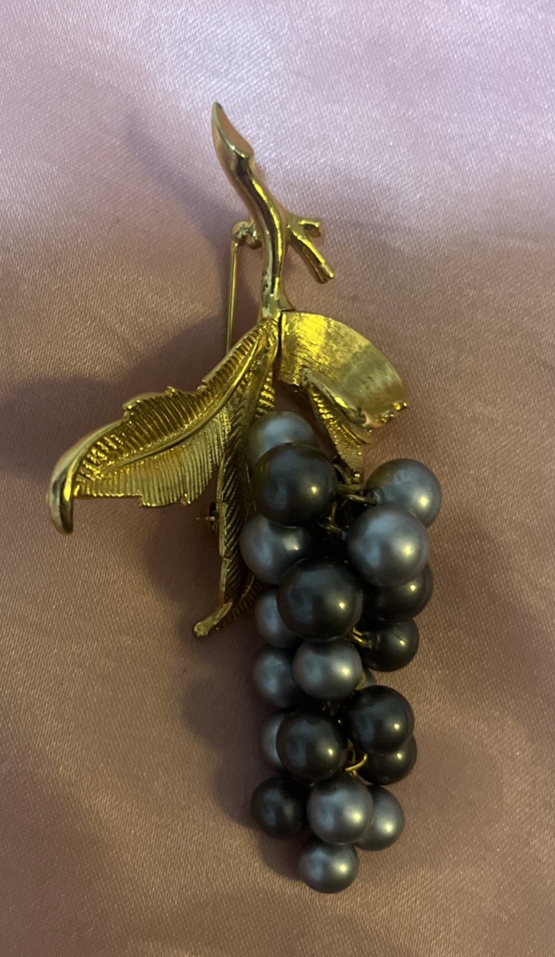 Vintage Marcel Boucher Bunch of Grapes Brooch Pin 0099 Gold Tone Faux Pearls