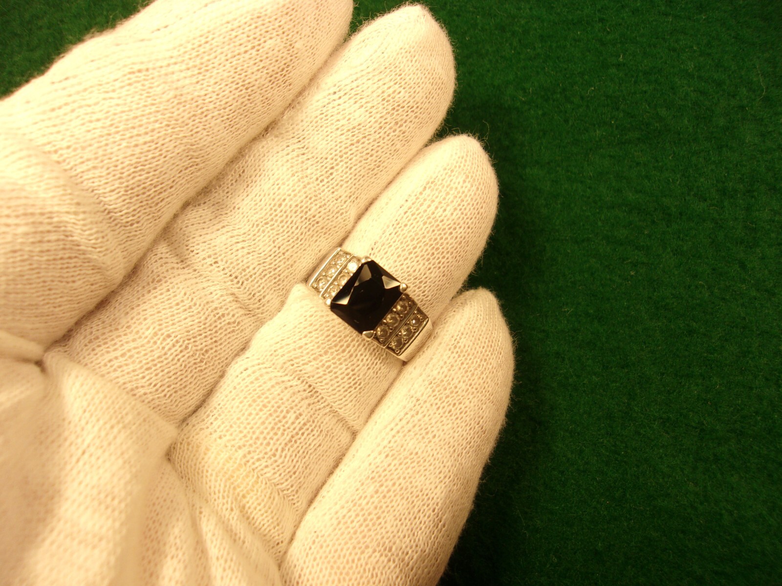 VERY PRETTY OLD VTG LADY’S STERLING SLVER, LAB CREATED SAPPHIRE & CZ ACCENT RING