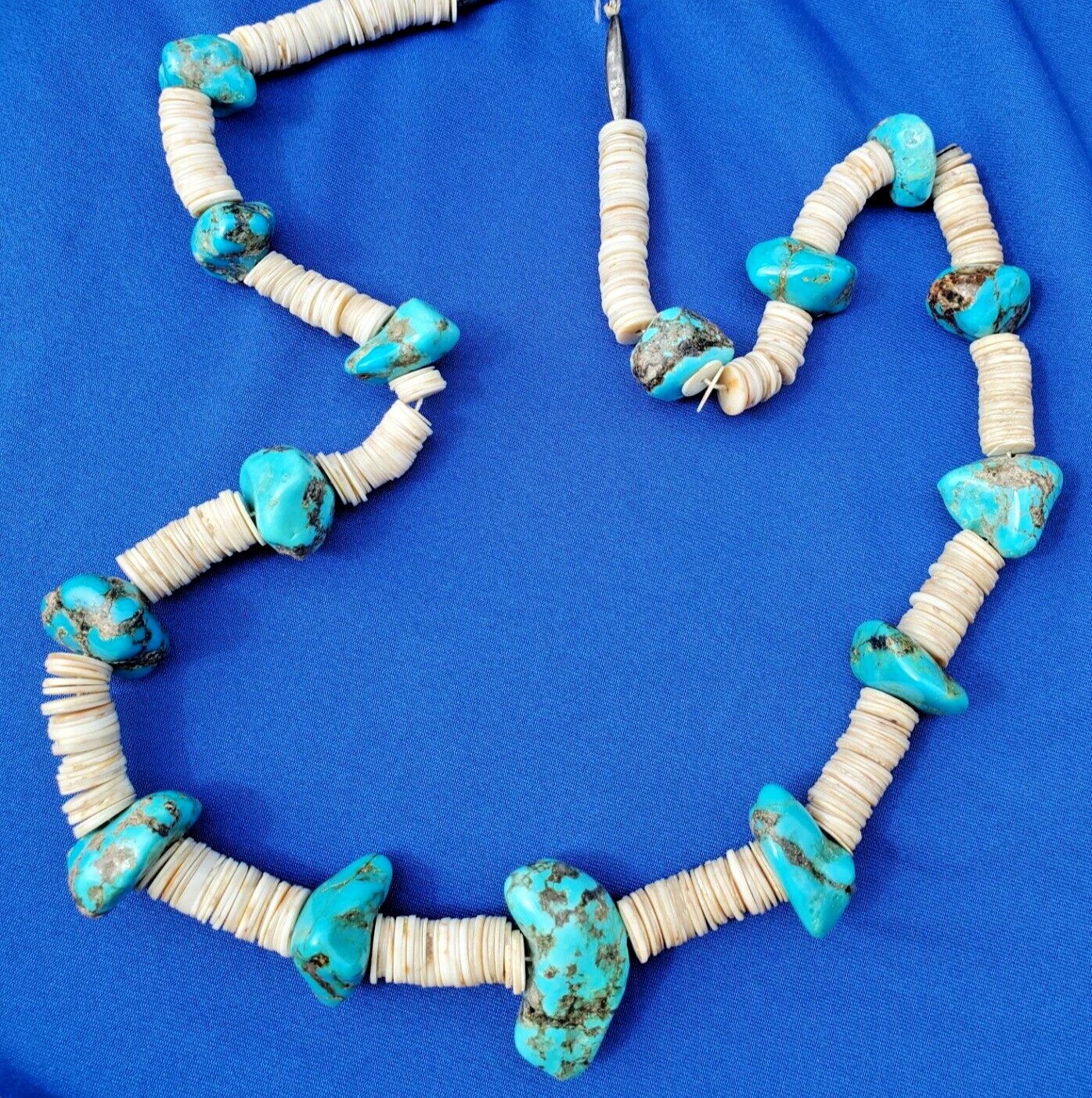 NATIVE VINTAGE SANTO DOMINGO TURQUOISE WHITE SHELL STERLING SILVER NECKLACE 28″