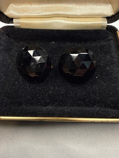 “Vintage Black Jet-Style Earrings,””Vogue JLRY Black Faceted Earrings,”
