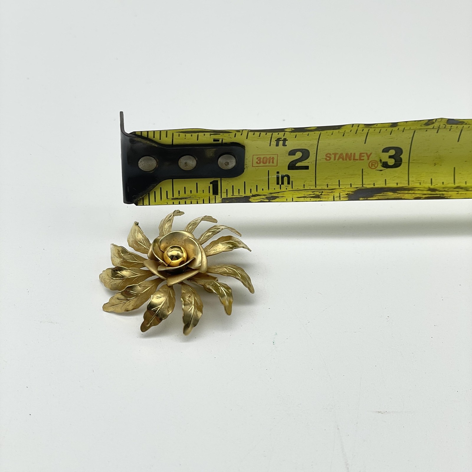 Vintage Gold Tone Filigree Heart Brooch and Flower Leaf Pin Lot of 2 Lace