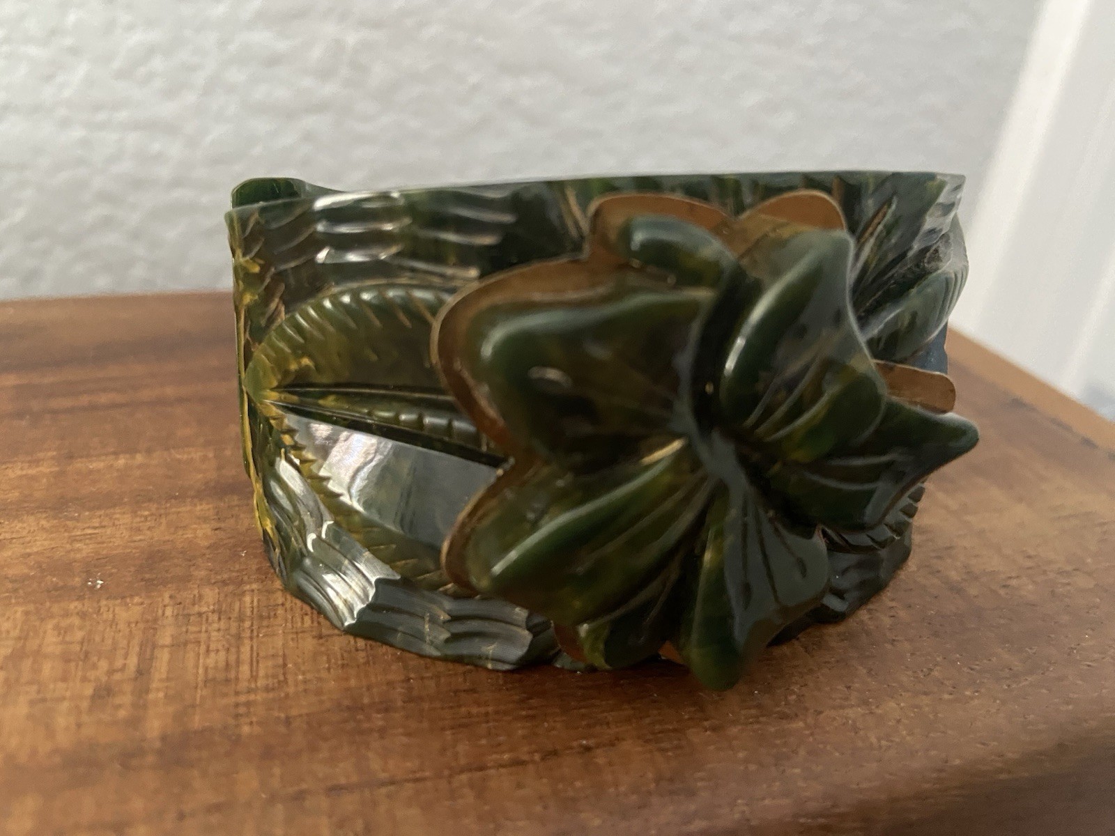 Highly Carved Dark Green Bakelite Bangle Bracelet Art Deco Marbled Vintage