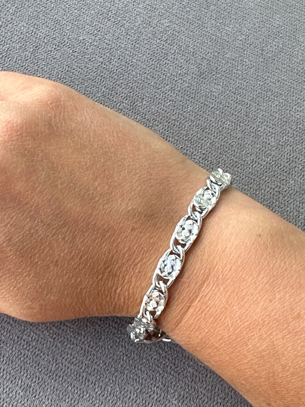 Sarah Coventry Echo Bracelet Silver Tone 7.75” Lightweight Detailed Vintage 1974
