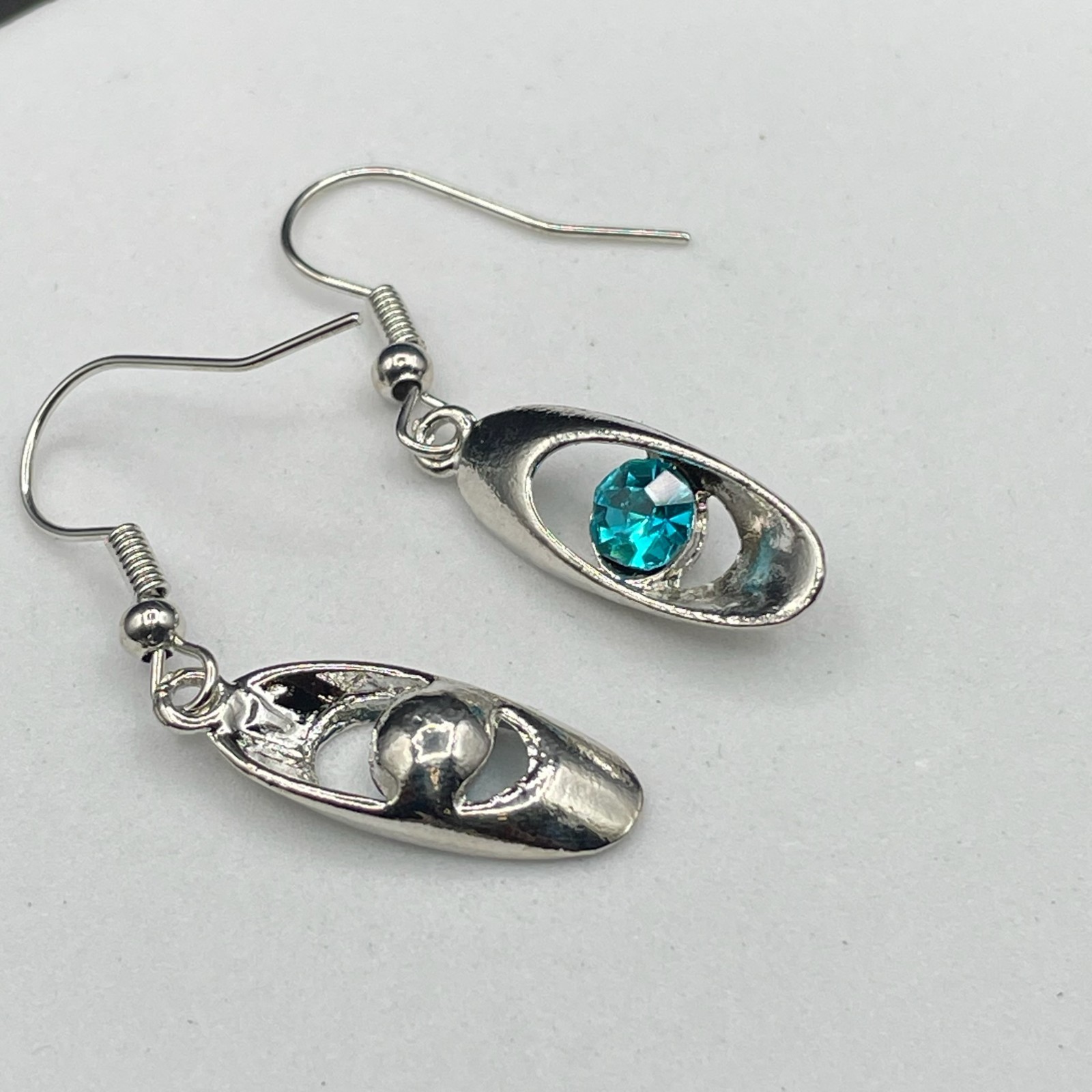 Vintage Oval Blue Glass Topaz Gemstone Silver-Tone Aluminium Hook Earrings