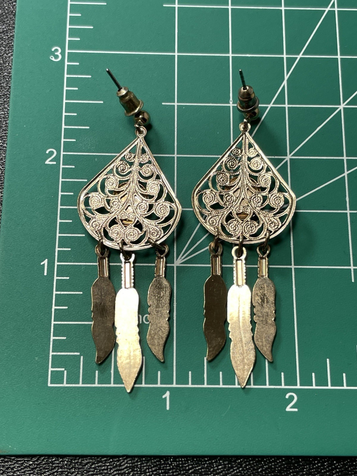 Vintage 2.5” Goldstone Dangle Leaf Feather Gold Tone Dangle Earrings