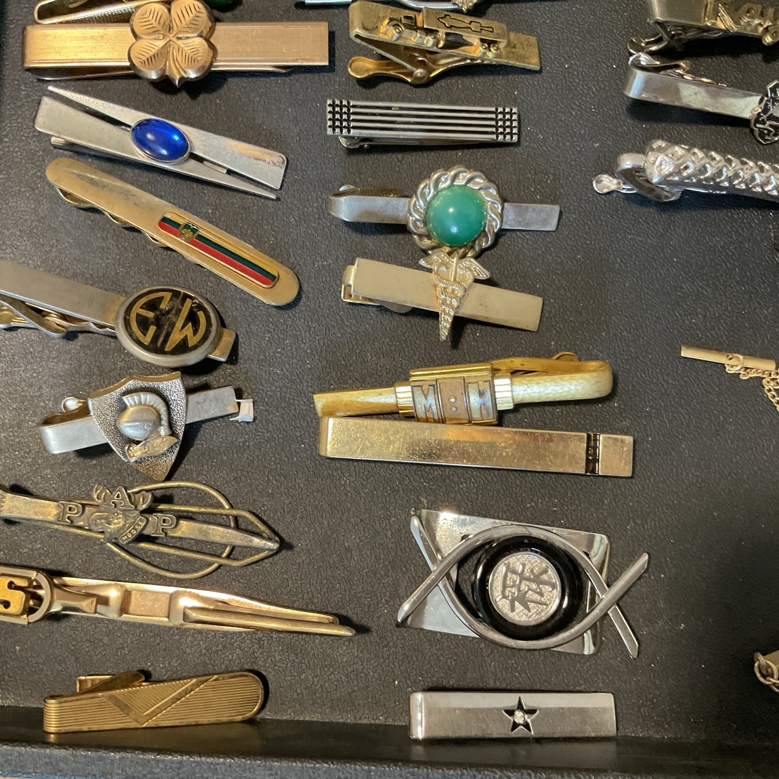 VINTAGE 87 PC MEN’S JEWELRY LOT CUFFLINKS TIE BARS CHAINS, TACS & SETS FREE SHIP