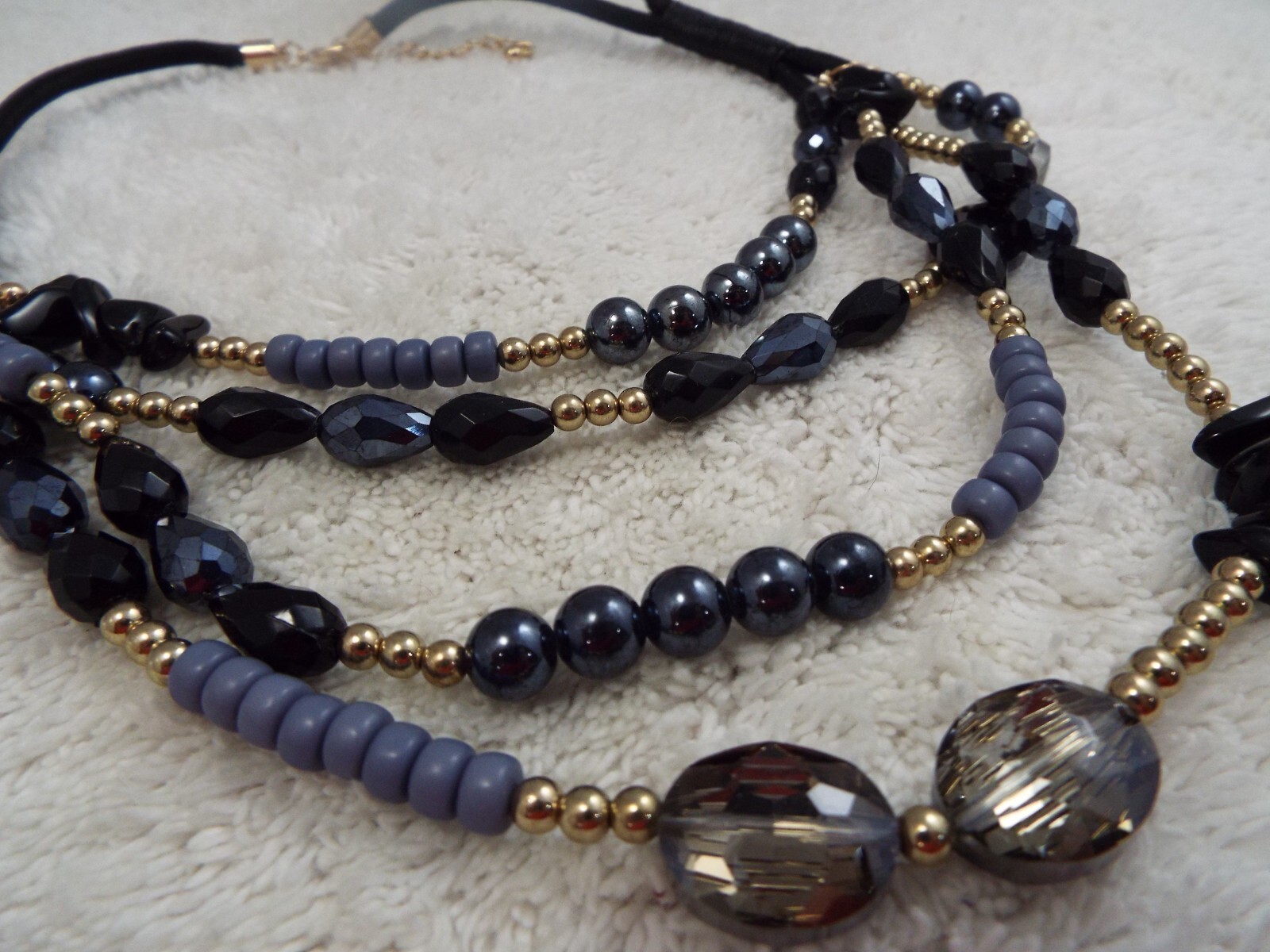 Goldtone Black Gray Bead Necklace (D24)