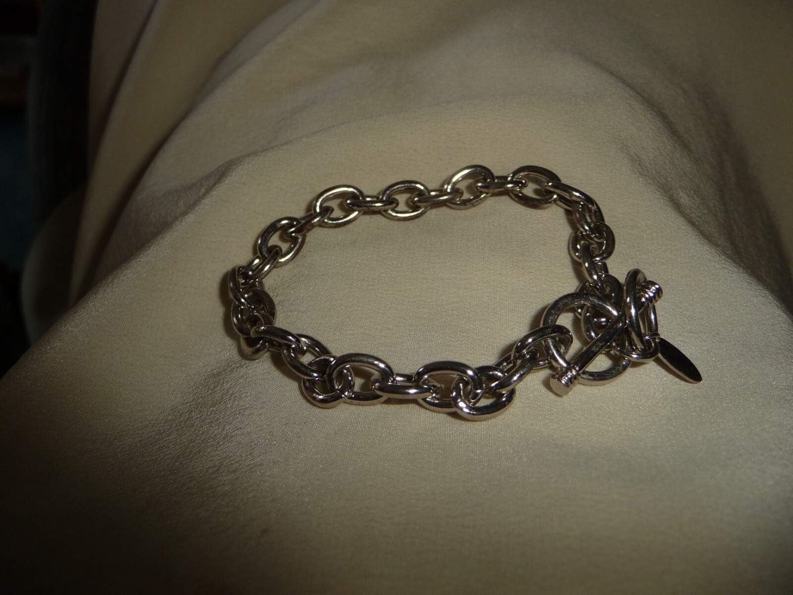 SHUTTERFLY SIGNED SILVER TONE LINK CHARM 6″L x 1/4″ W BRACELET #20/4