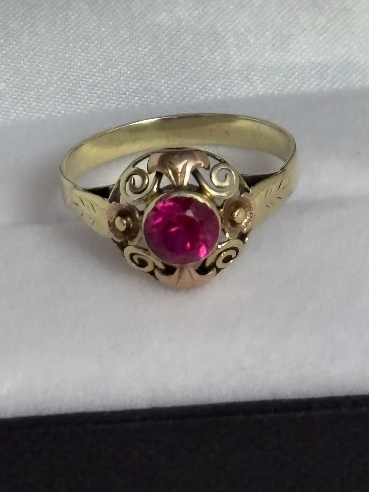 Vintage 14k Gold Ruby Ring Size 7.5 Please See All Pictures & Read Description