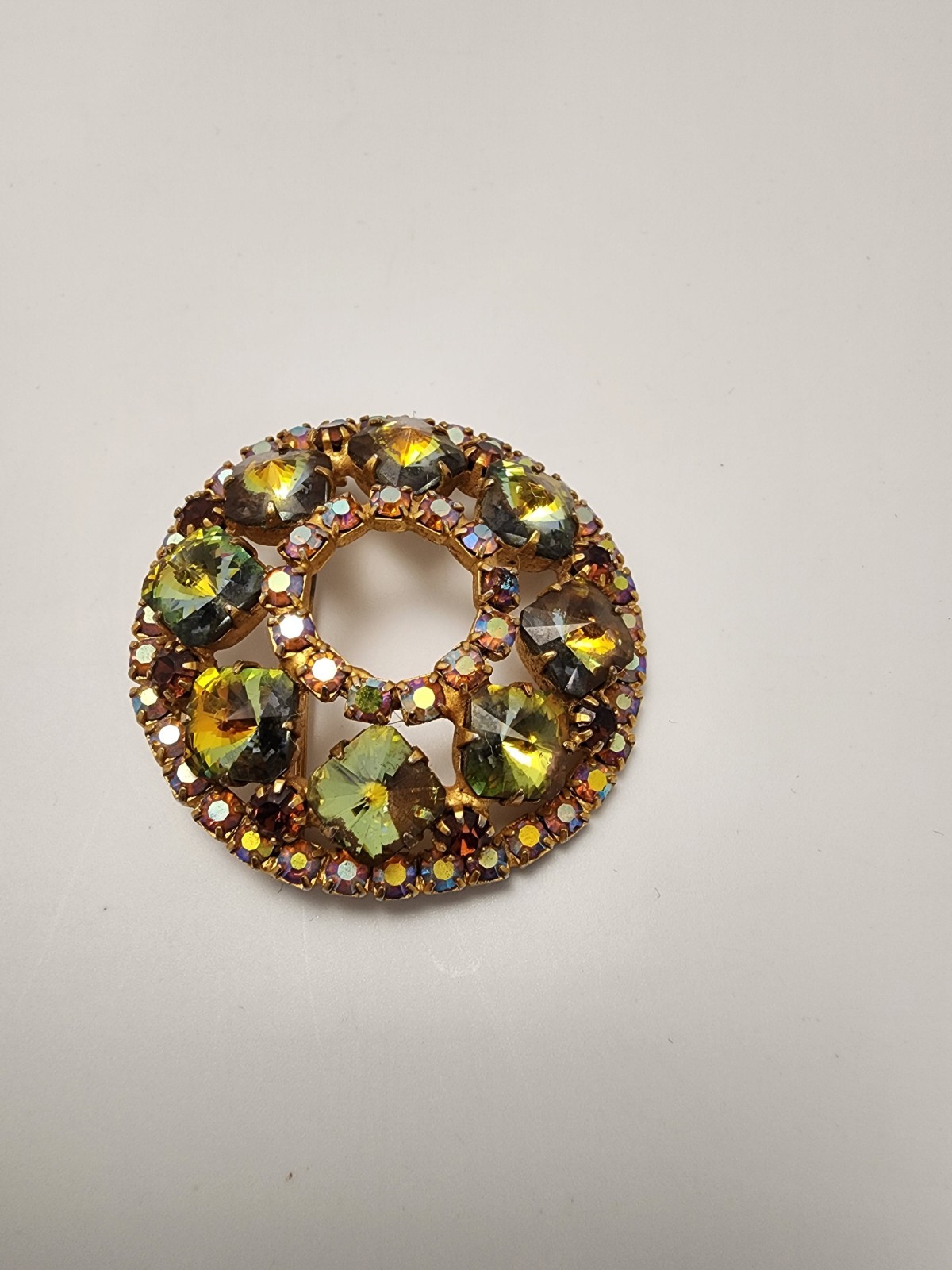 Chartreuse Rivoli Pink Aurora Borealis Wreath Brooch 1960s jewelry pendant rine