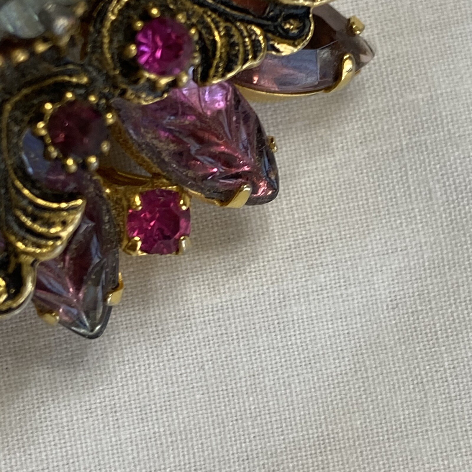 Vtg Brooch Pink Purple Domed Heliotrope Molded Glass Leaves Pin Estate Fashion