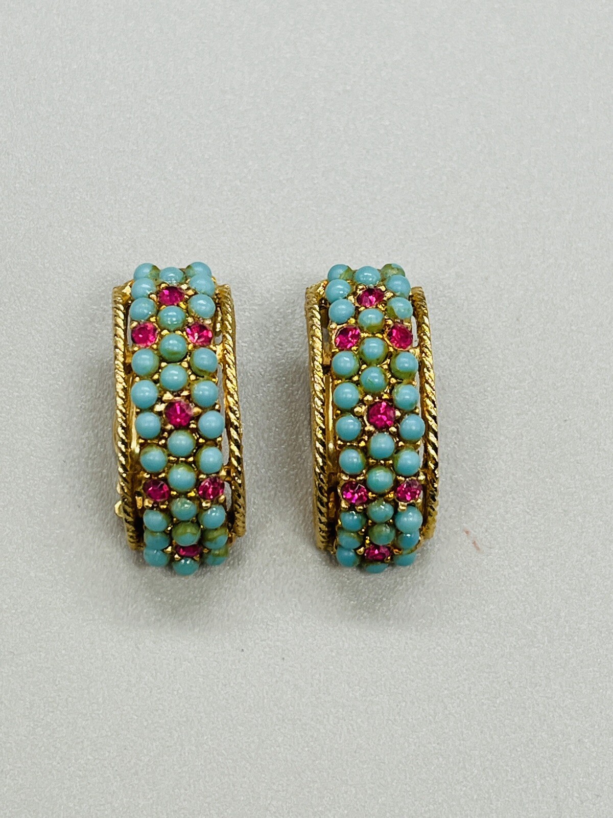 Vtg Teal Bead & Pink stone Goldtone Half Hoop Clip On Vintage Earrings 1.1″ pl03