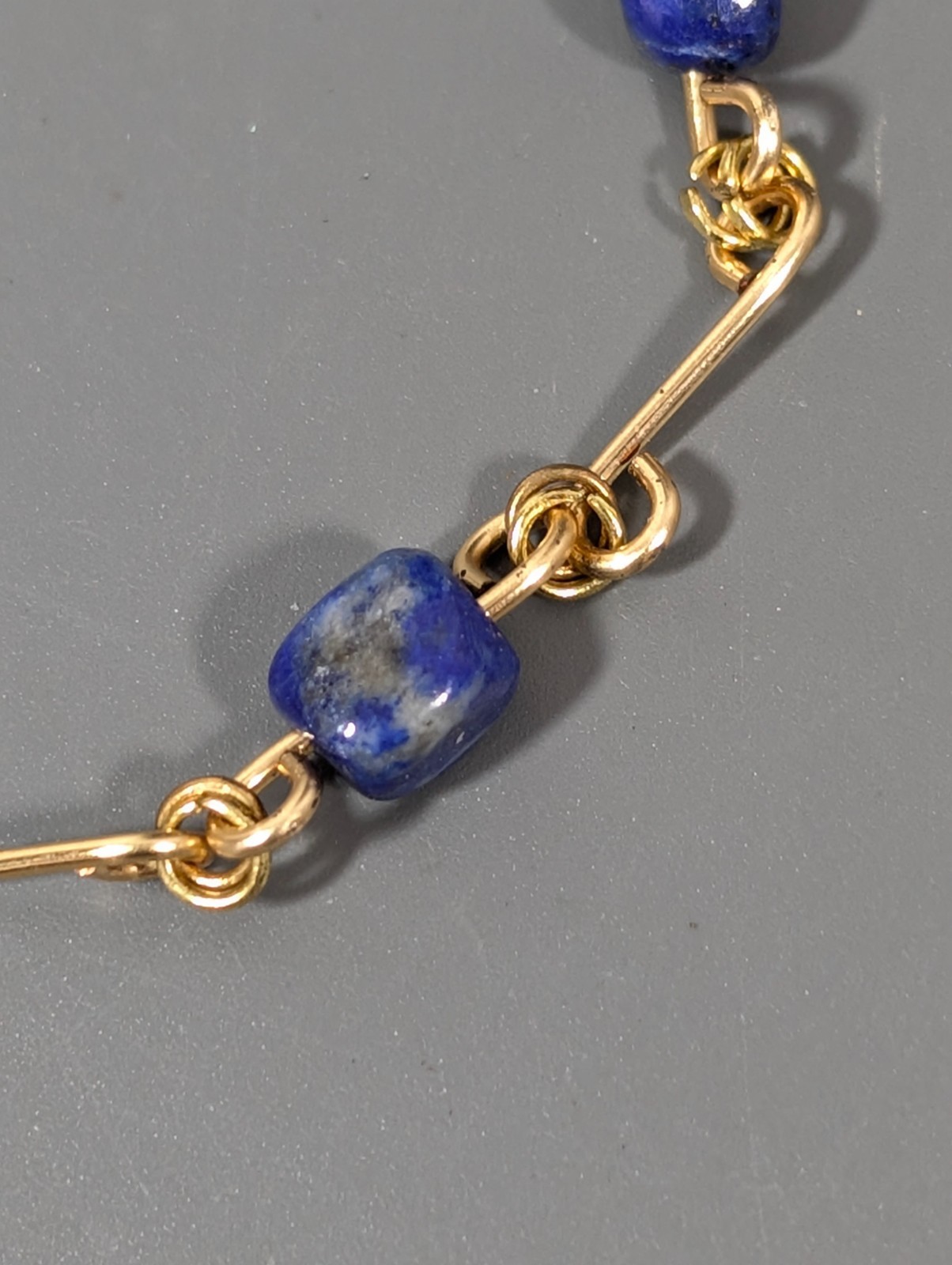 Vintage Blue Stone Bead Gold Tone Curved Bar Chain Tennis Bracelet 7.25 in