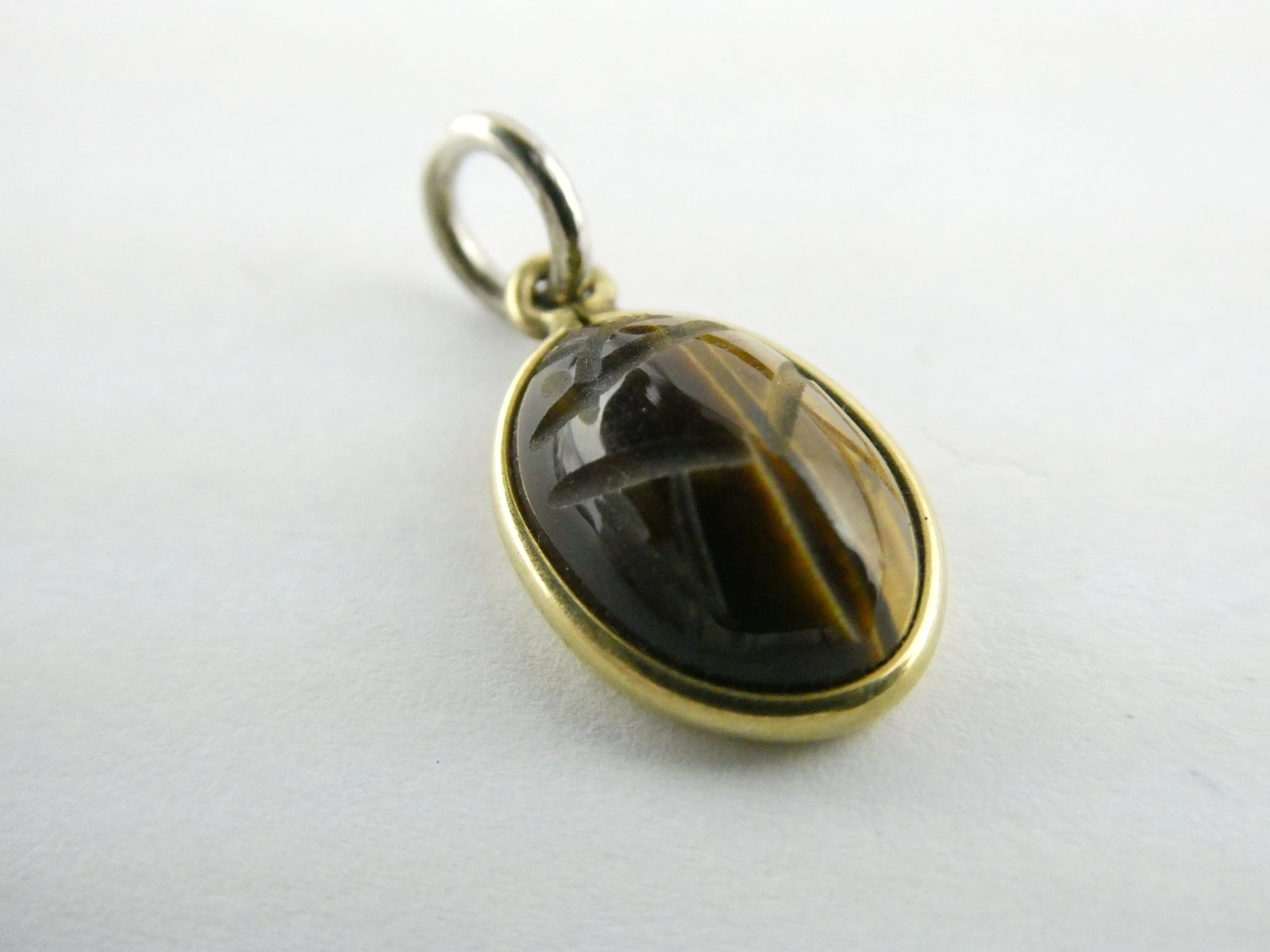 Vintage Unmarked Gold Fill Metal Tigers Eye Scarab Pendant Charm 1.8g .75 Inch