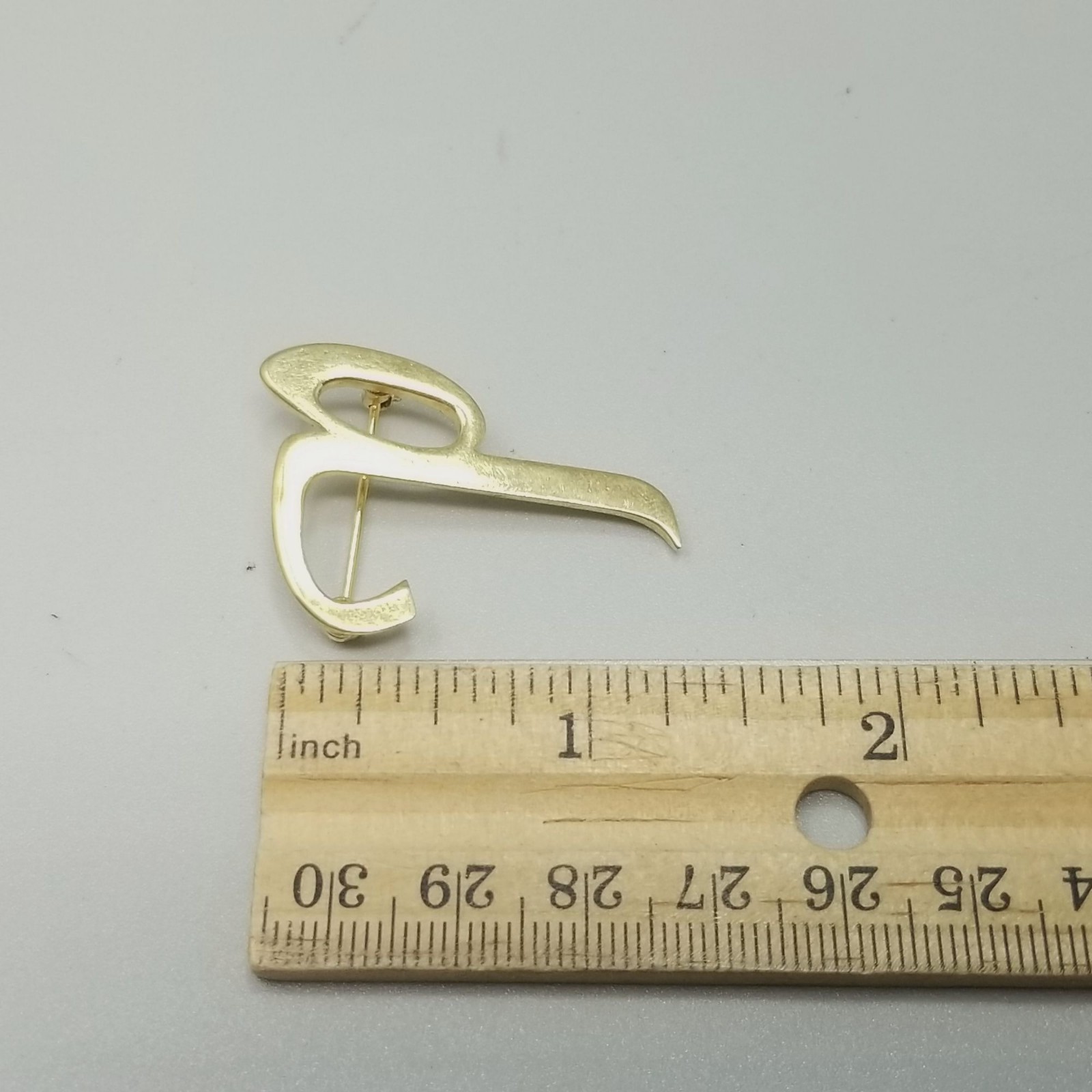 Vintage Letter P or D Monogram Brooch Gold Tone Letter Initial Lapel Pin