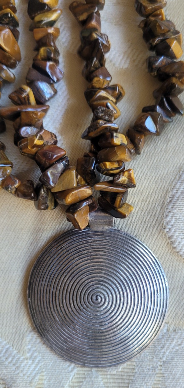 VINTAGE STERLING SILVER 925 PENDANT AND TIGER EYE 18″ DOUBLE STRAND NECKLACE