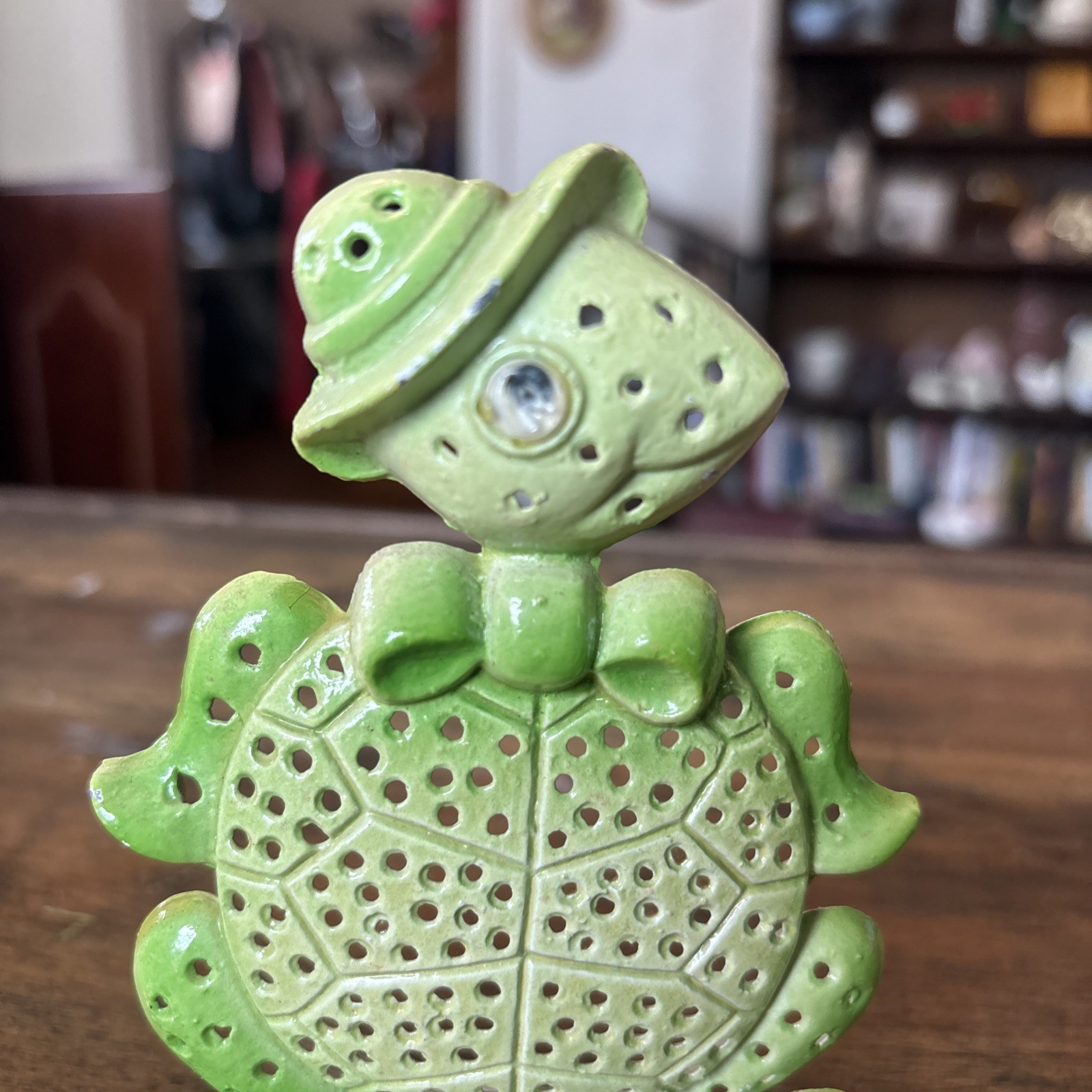 Vintage Revere Green 4.5” Cast Iron Turtle Earring Holder Display USA Googly Eye