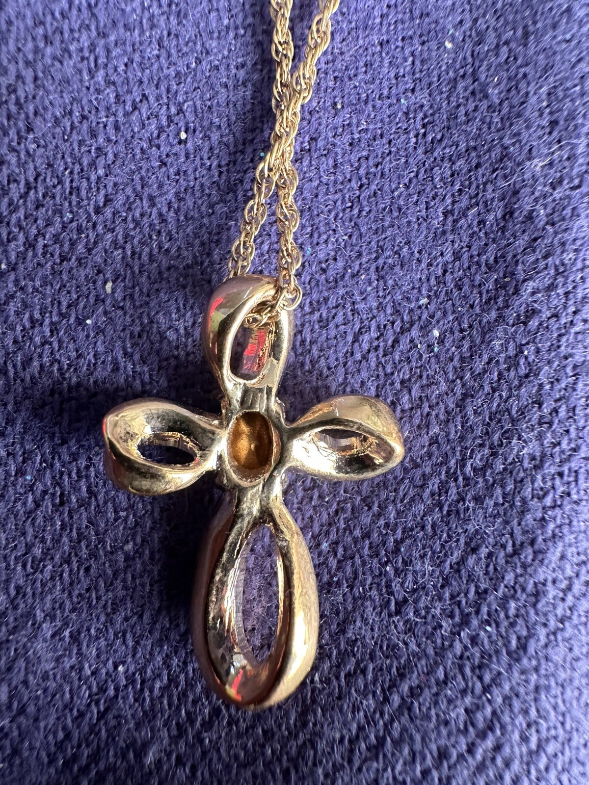 Vintage Roman 41157: May Birthstone Emerald Gold Tone Cross Necklace – in Box