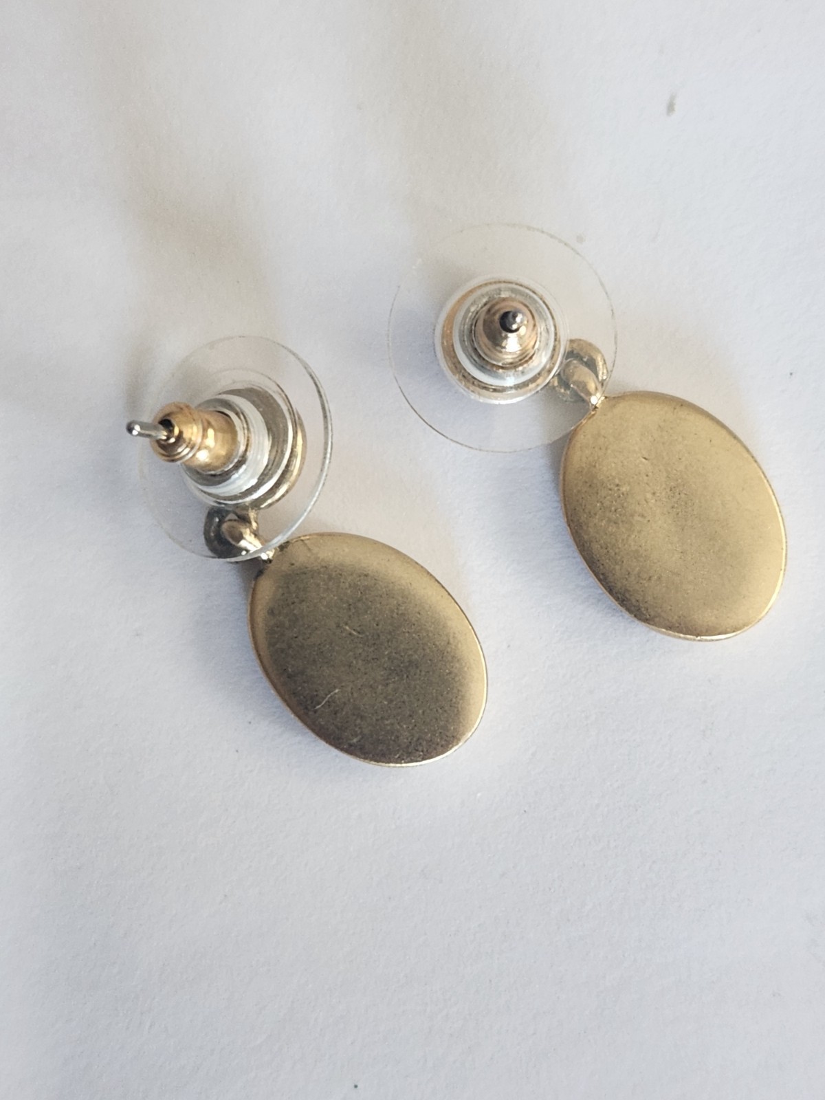 Vintage Earrings 1/2 inch drop.