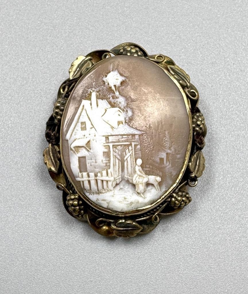 vtg House Brown White Cameo Grapes Brass/Gold Filled? Pin Brooch (needs repair)