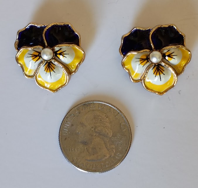 Vintage PAIR of Enamel Painted PANSY Flower Faux Pearl SCATTER Brooch Pin (2 PC)