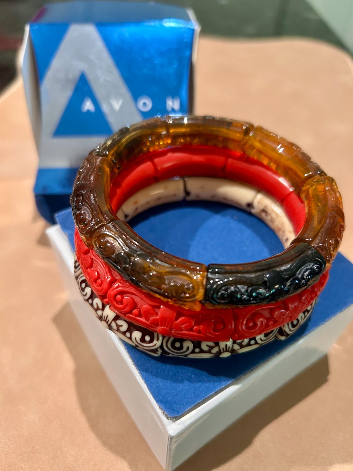 AVON Vintage Bangle Bracelet Set 3 Carved Acrylic Cinnabar Amber Cream Color NIB