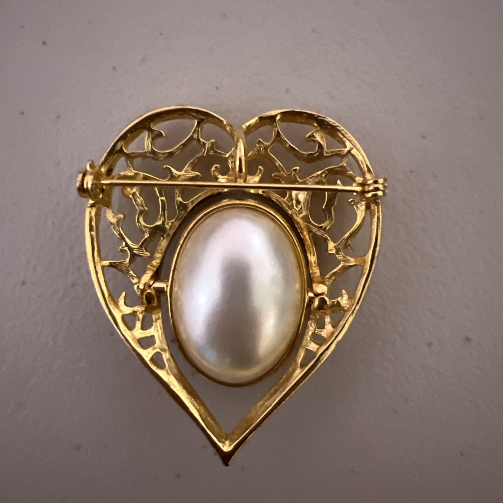 Reversible Brooch Or Pendant Faux Pearl or Cameo GoldTone Heart Shape 2″ X 1.5”