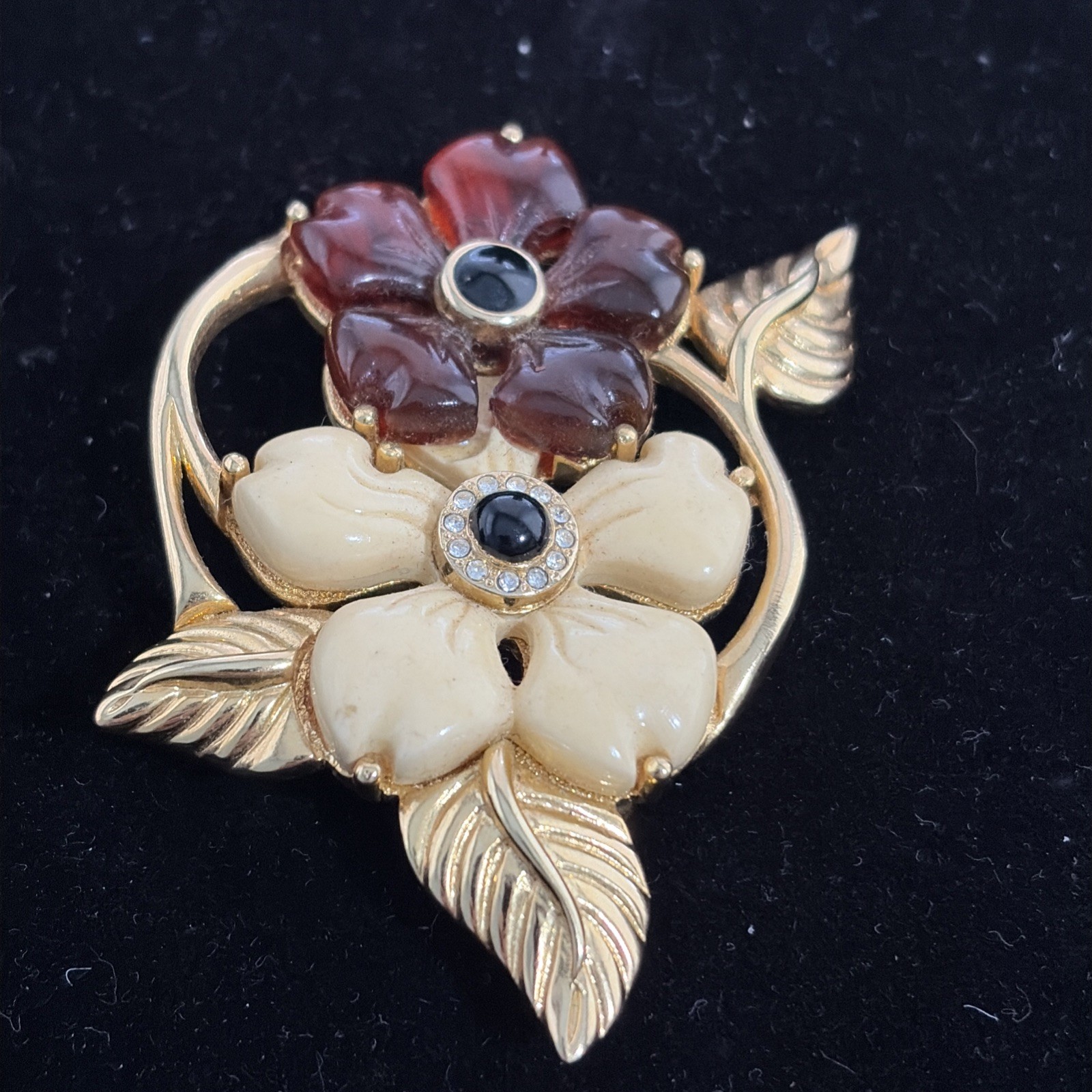 Vintage Monet Dimensional Flower Brooch W/Amber & Cream Petals – Florentine