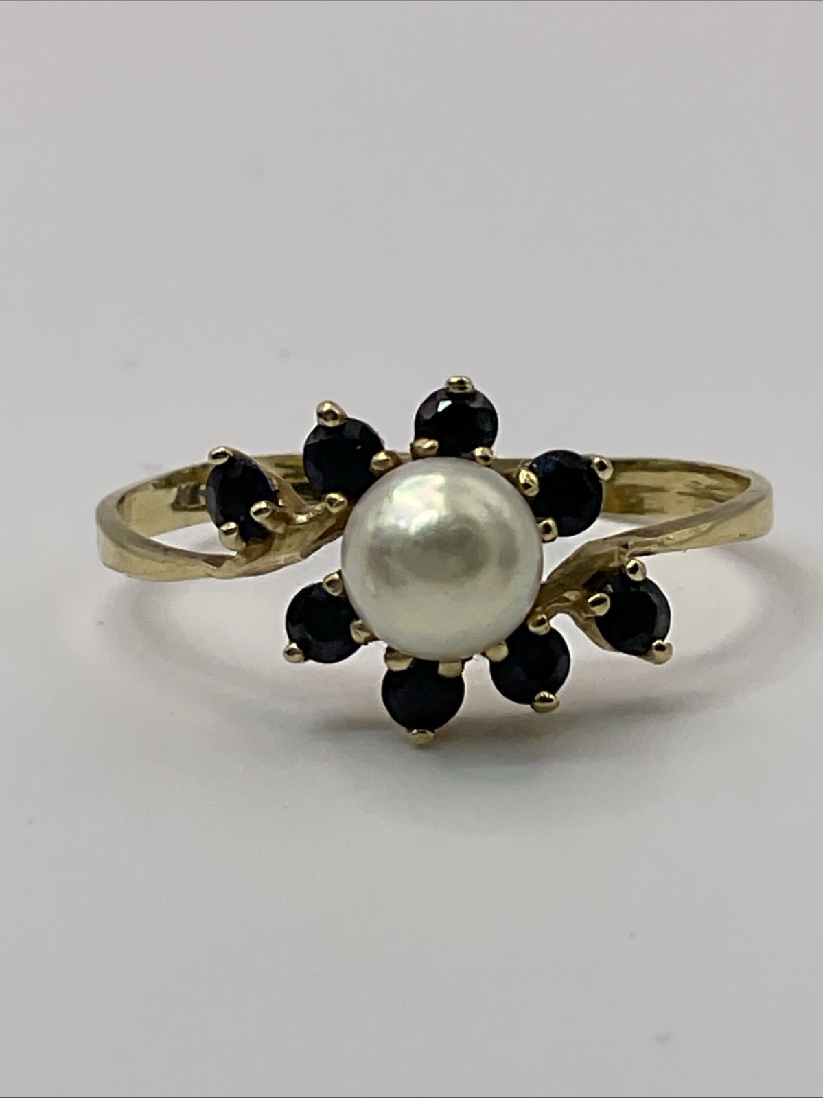 VINTAGE HANDMADE Solid 14K Yellow Gold White Pearl & Blue Sapphire Ladies Ring