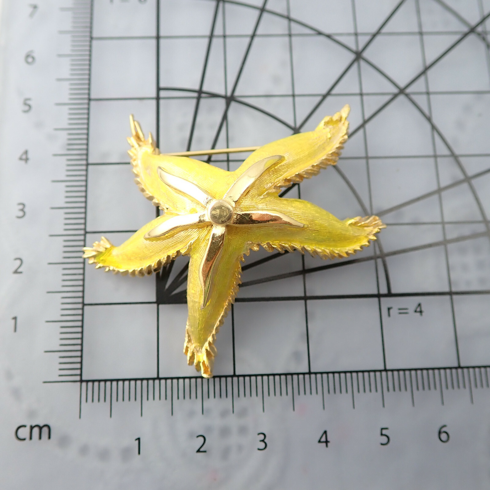 Vintage Rare Hattie Carnegie Lime Green Enamel Gold Tone Starfish Pin Brooch