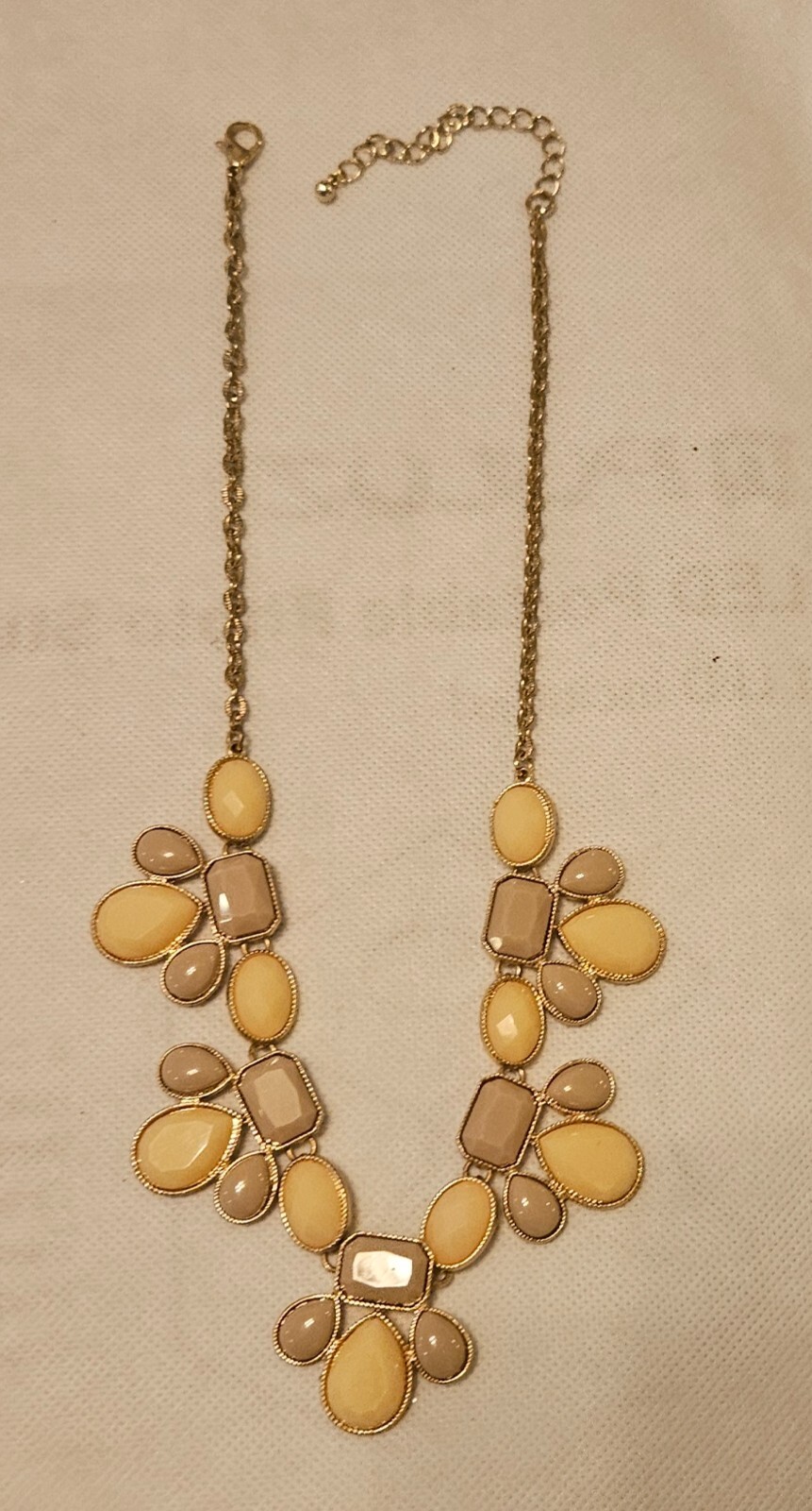 Vintage Gold tone Tan kahaki and IVORY CHUNKY Necklace oval link chain