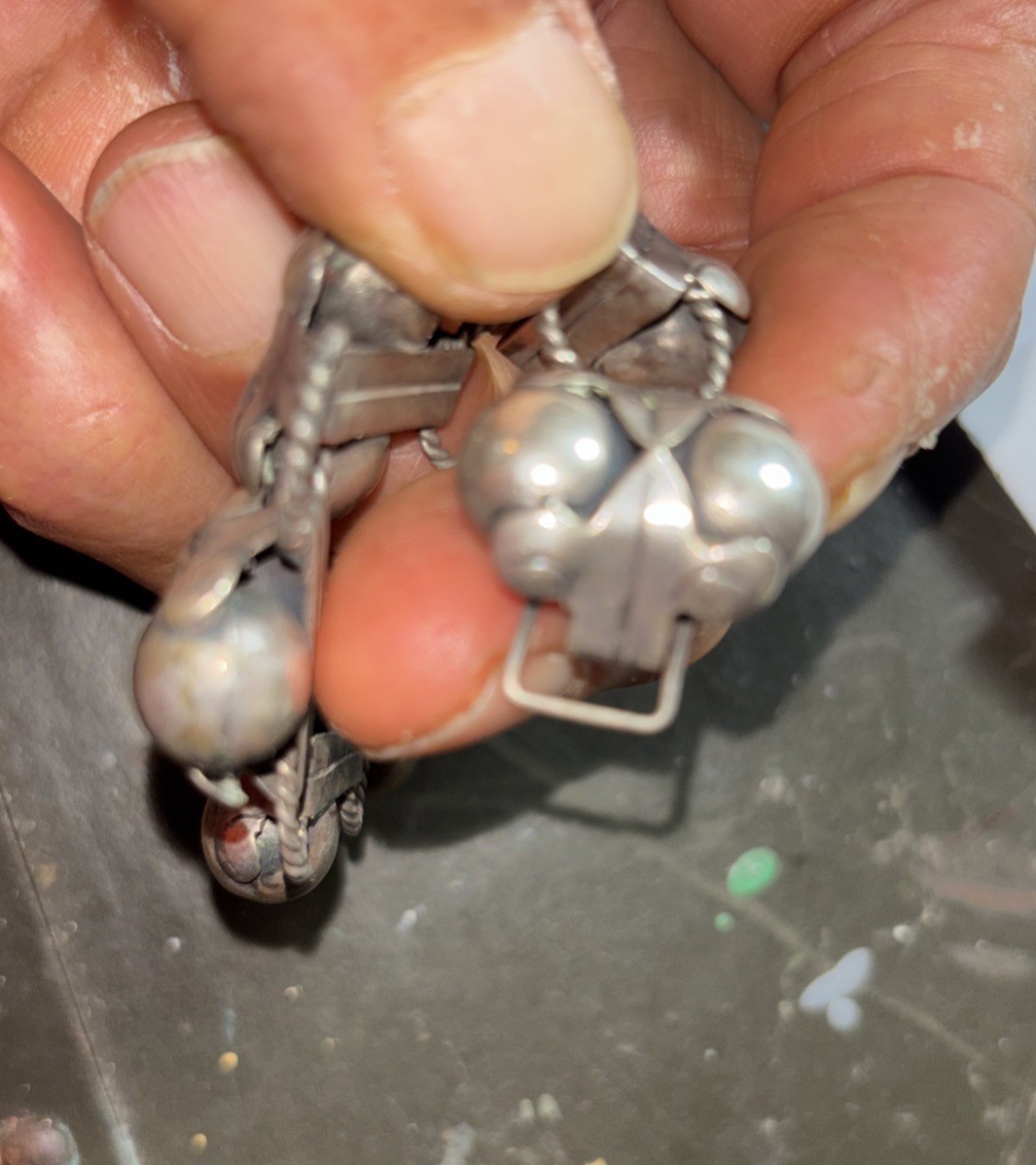 1940’s Design Mexico Taxco 980 Silver Pearl Link Bracelet Floral 20 Grams 7.5”