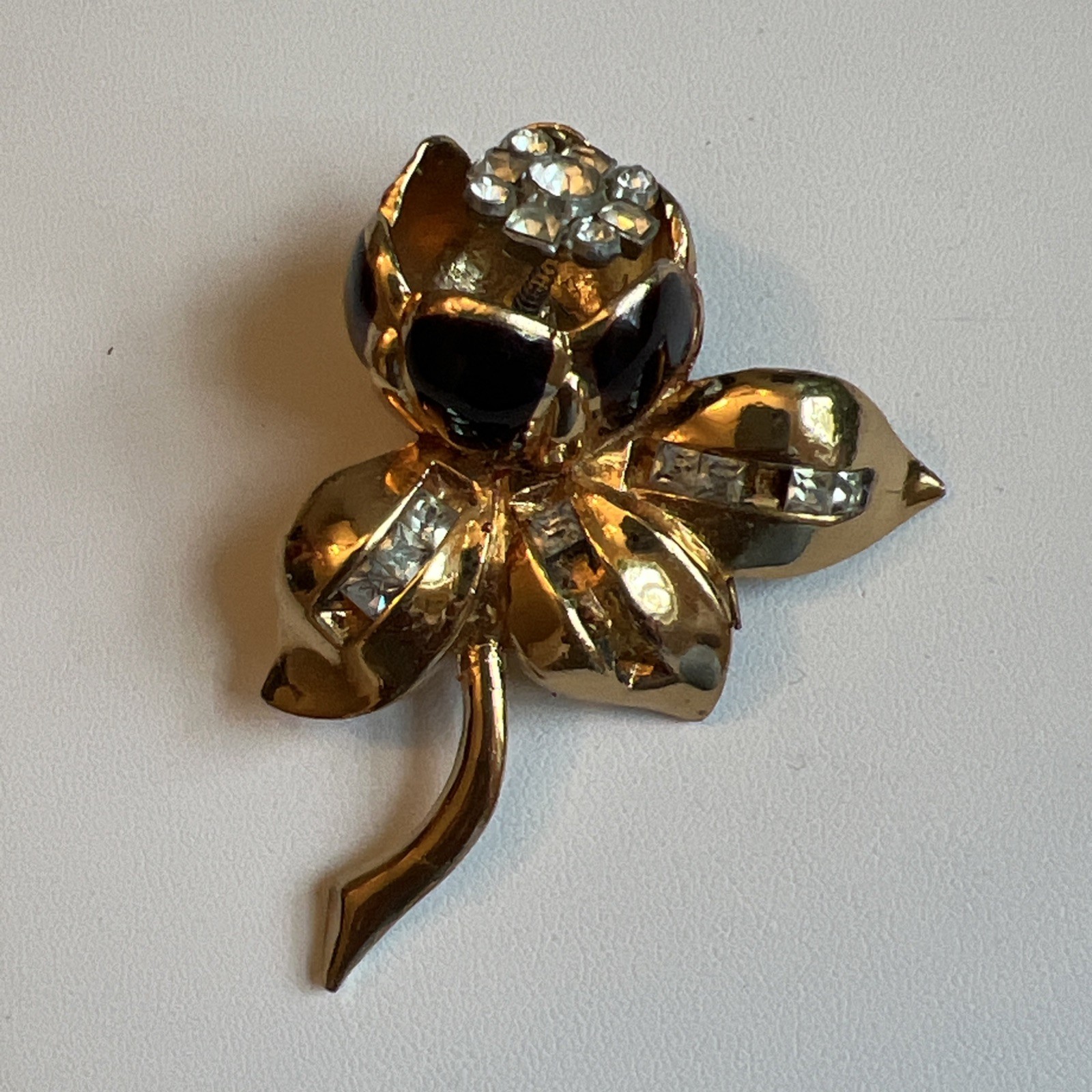Vintage Coro ? Camilla Flower Trembler Gold Tone Enamel Rhinestone Fur Clip
