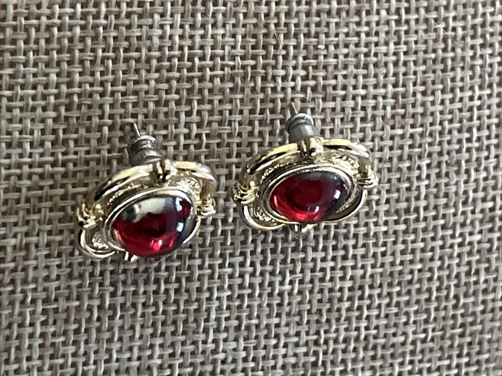Vintage Gripoix Style Cabochon Earrings Clip On Red Gold Tone Ornate Frame VTG