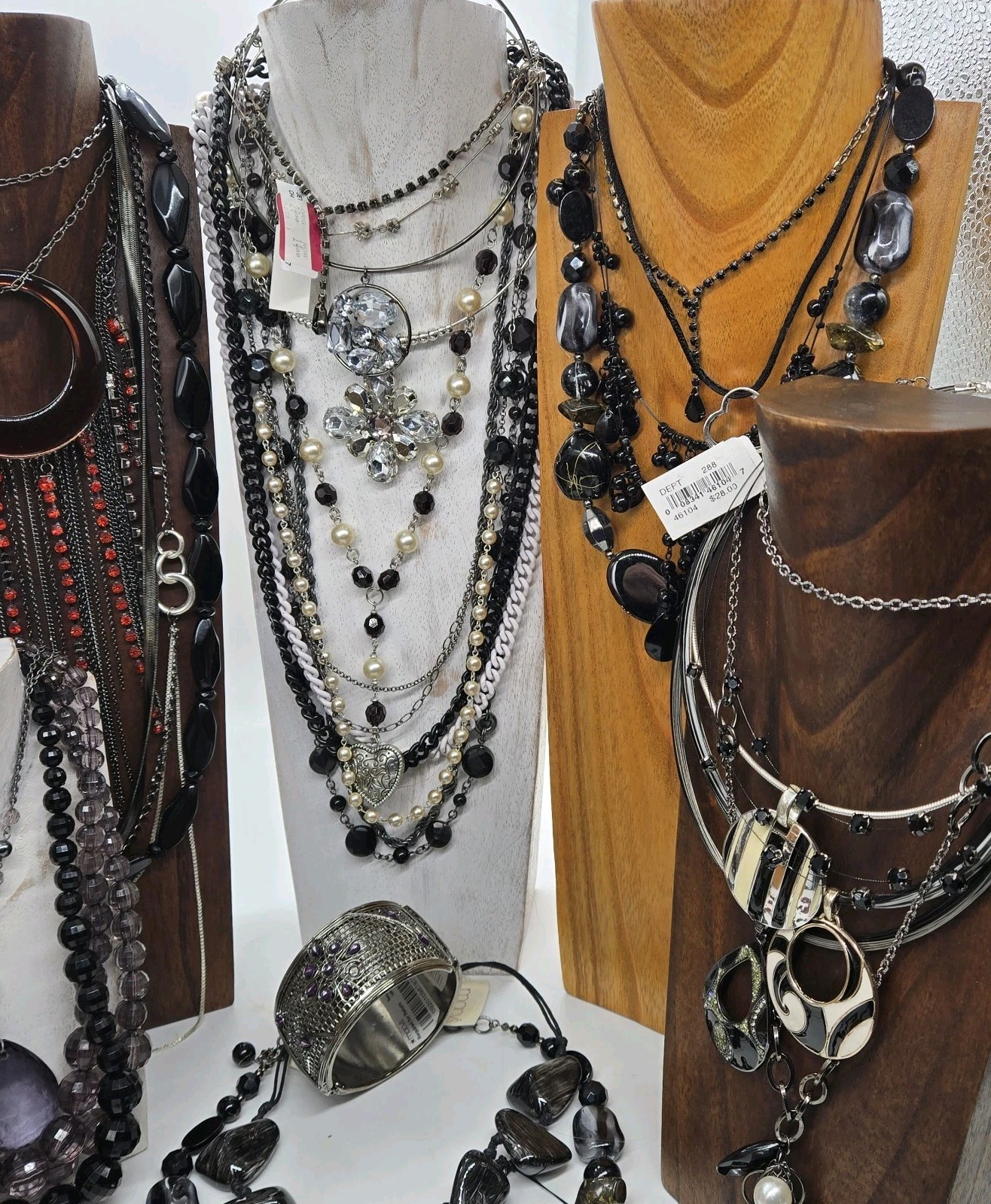 Designer Jewelry Lot Signed Unsigned 5 Pounds Over 71 Pieces Vintage Costume