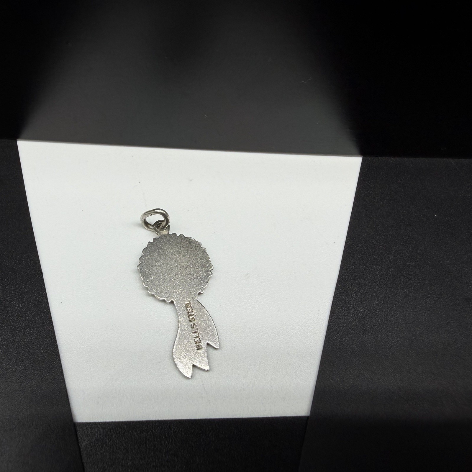 Vtg Wells Sterling Silver Enamel 1st Place Blue Ribbon Award 1.25″ Charm 2.1g