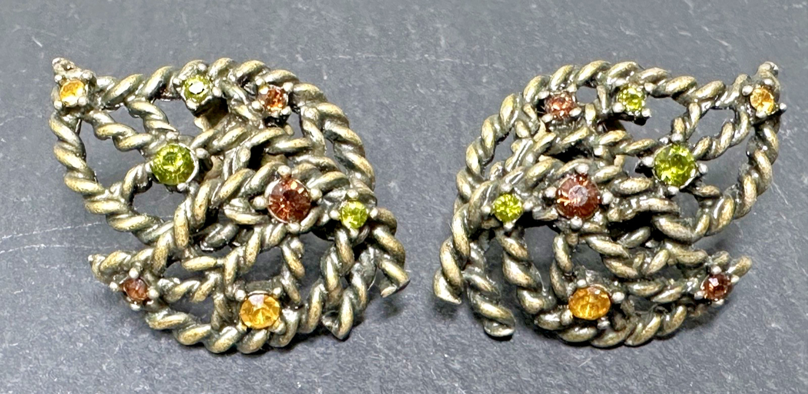 4 PAIR VINTAGE EARRINGS FOR PIERCED EARS IN GREENS, BROWNS N186