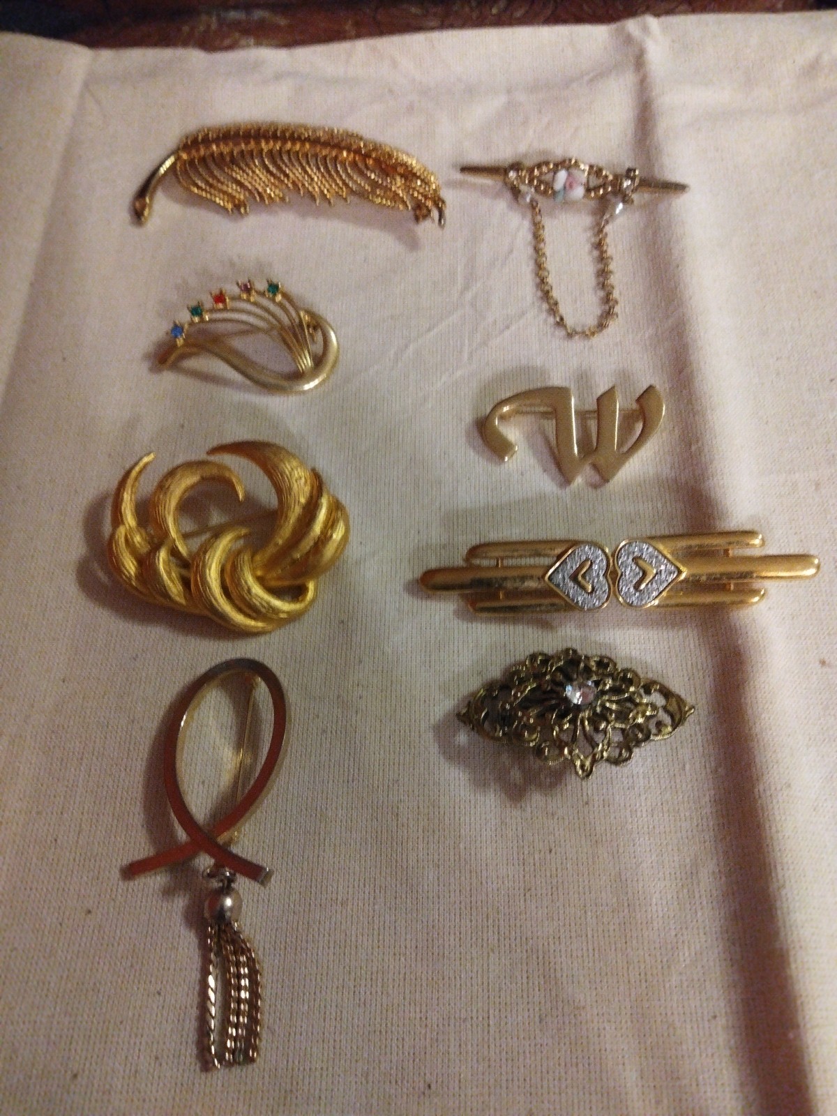 Lot of 8 Different Gold Tone Vintage To Now Brooches! ALL WEARABLE!