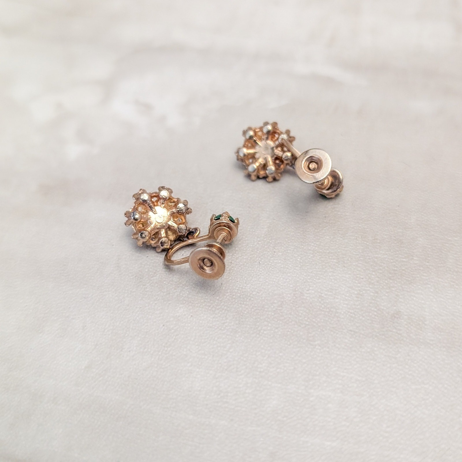 Vintage Screw On Earrings Green, Red, Clear, Gold Tone Regal Dangle Earrings