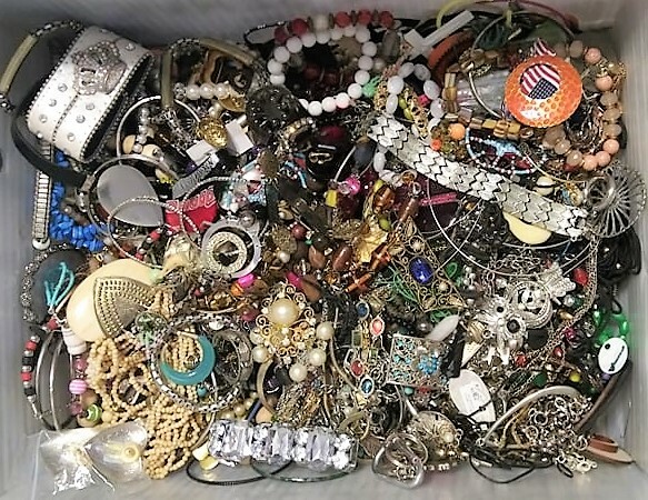Vintage – Mod Jewelry Pieces Craft Lot Jewelry Making Parts Tangles Some Good In