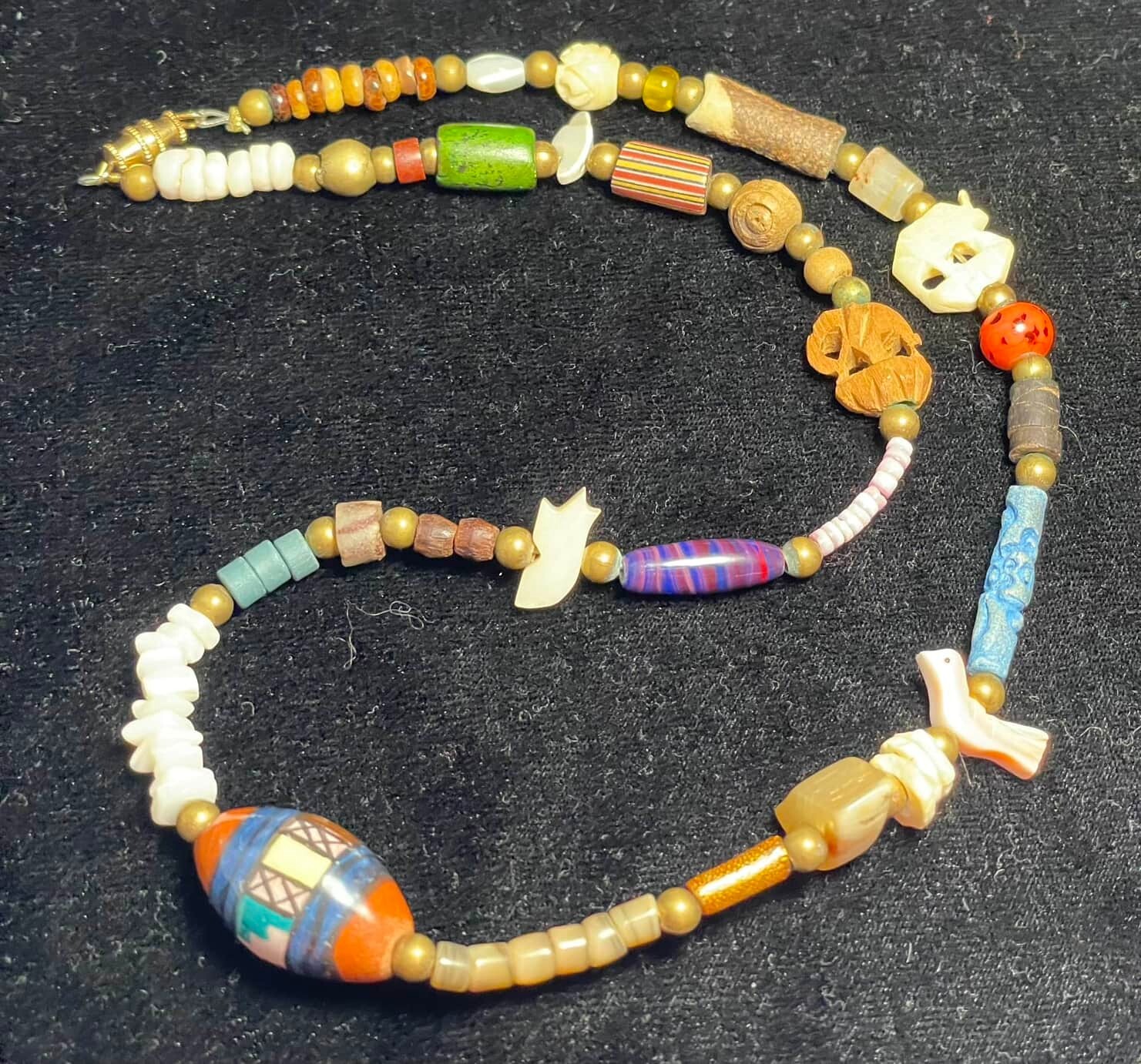 VTG Carved Birds Animals Tribal Ethnic Fetish Necklace Wood Ceramic Shell Boho