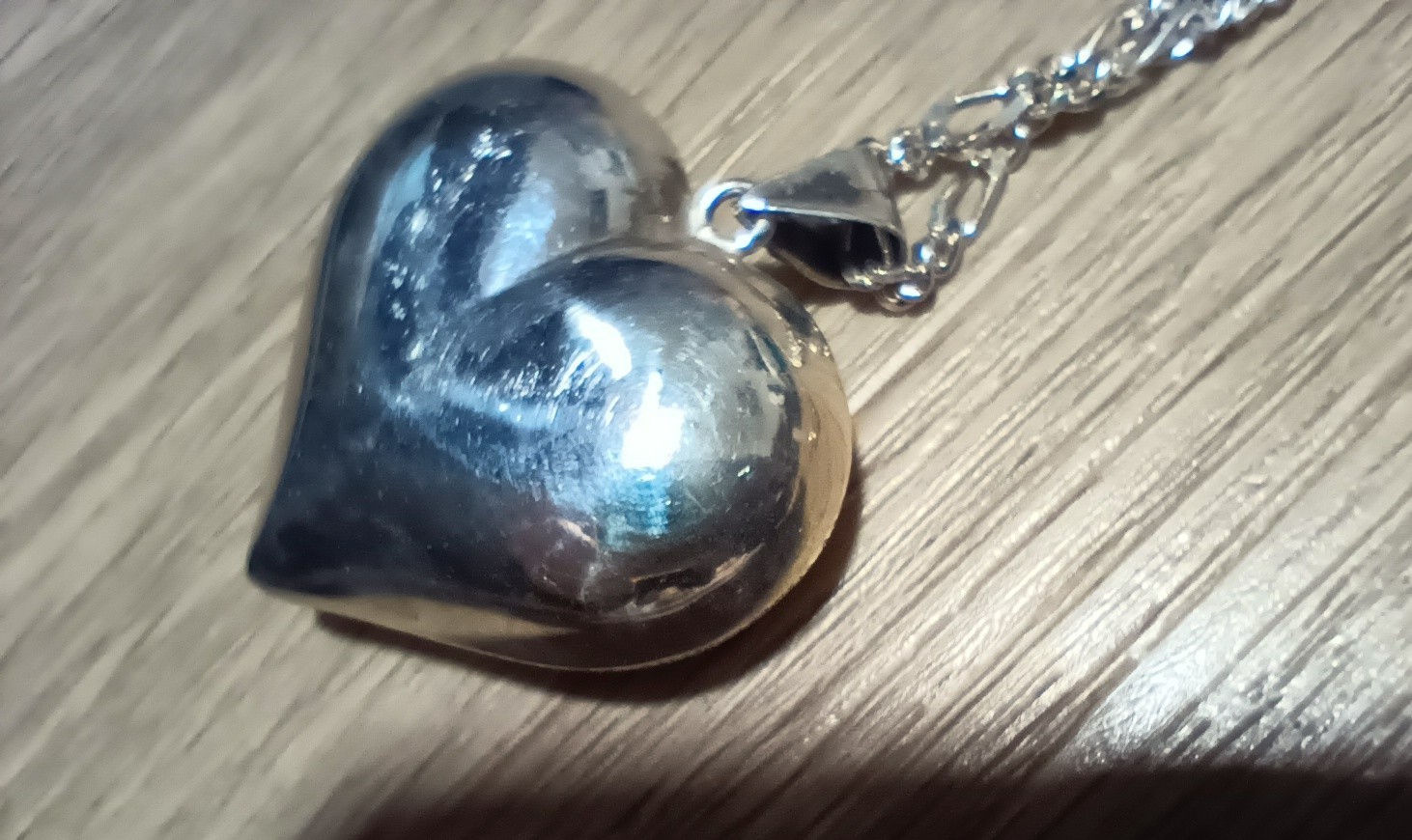 Vtg Sterling Silver Floral Etched Puffy Heart Necklace 19 3/4″