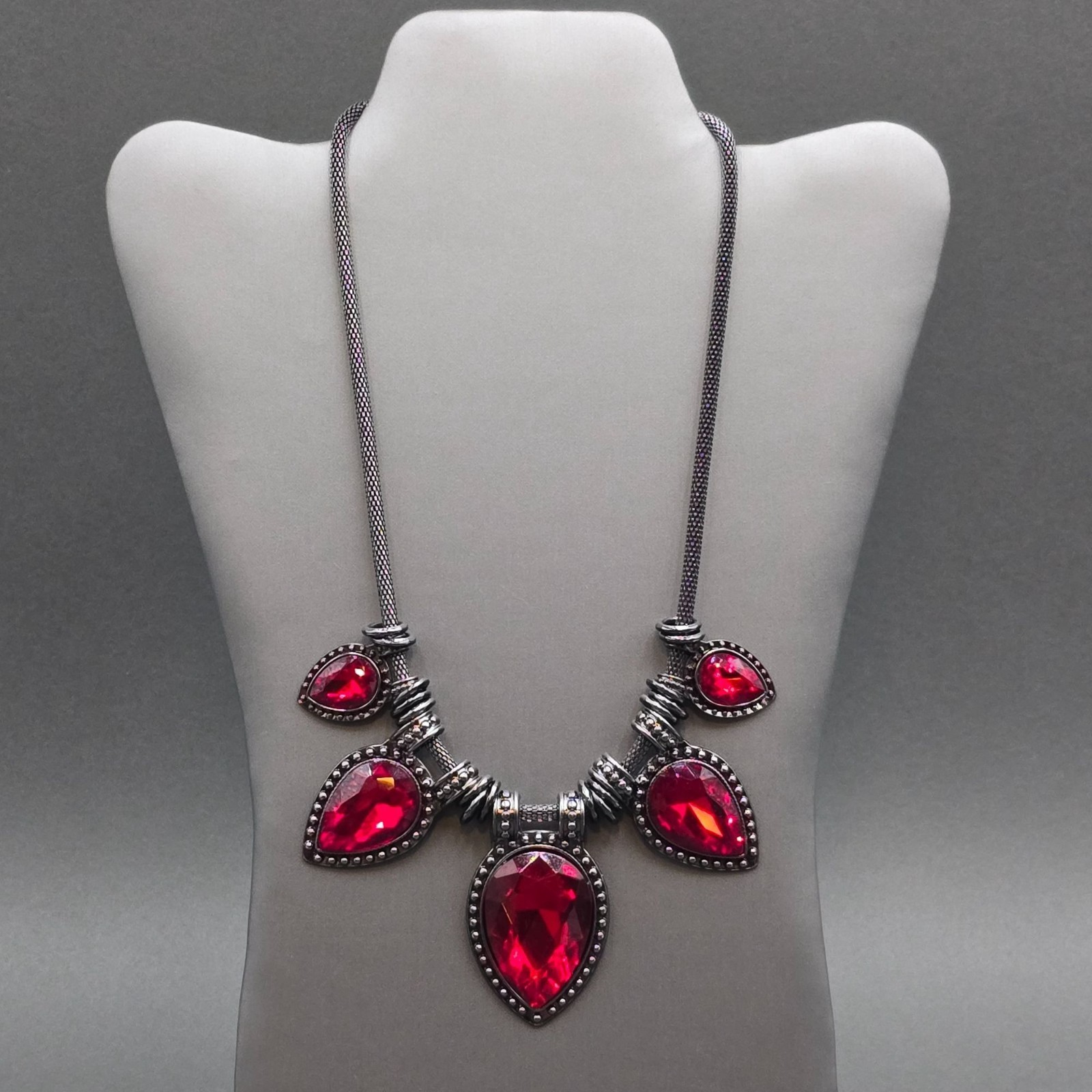 Vintage Red Bib Necklace Faceted Teardrop Gemstones Gothic Statement Piece